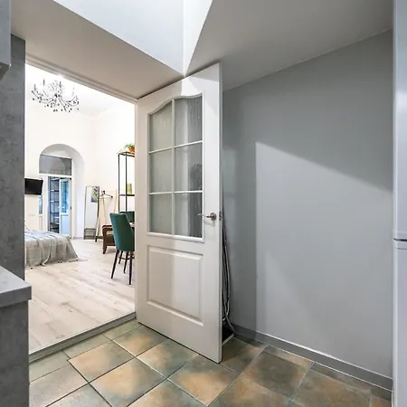 Holiday home дім з двориком та терасою, центр, море *