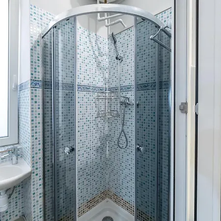 Holiday home дім з двориком та терасою, центр, море Odesa